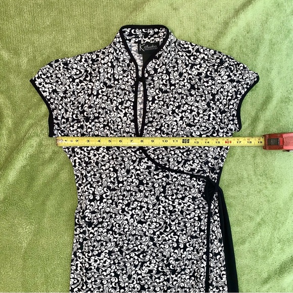 Asian Inspired Black & White Wrap Dress size 8 - Picture 3 of 8